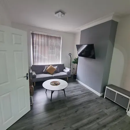 Lovely 2-Bedroom House Close To Media City. Manchester Esterno foto
