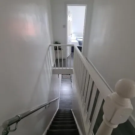 Lovely 2-Bedroom House Close To Media City. Manchester Esterno foto